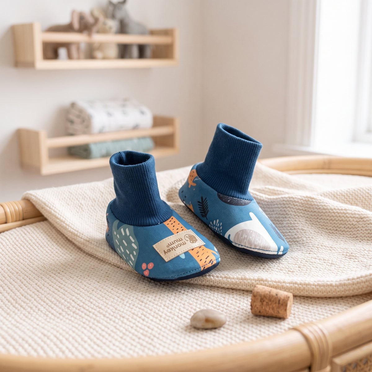 Monkey Mum® Softshell booties with membrane - Nighttime Animals