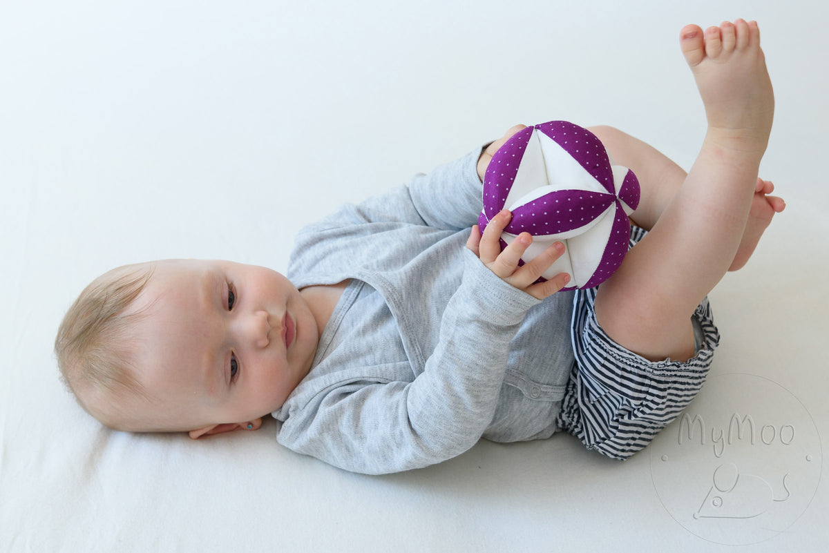MyMoo Montessori greppboll - Prickar/rosa