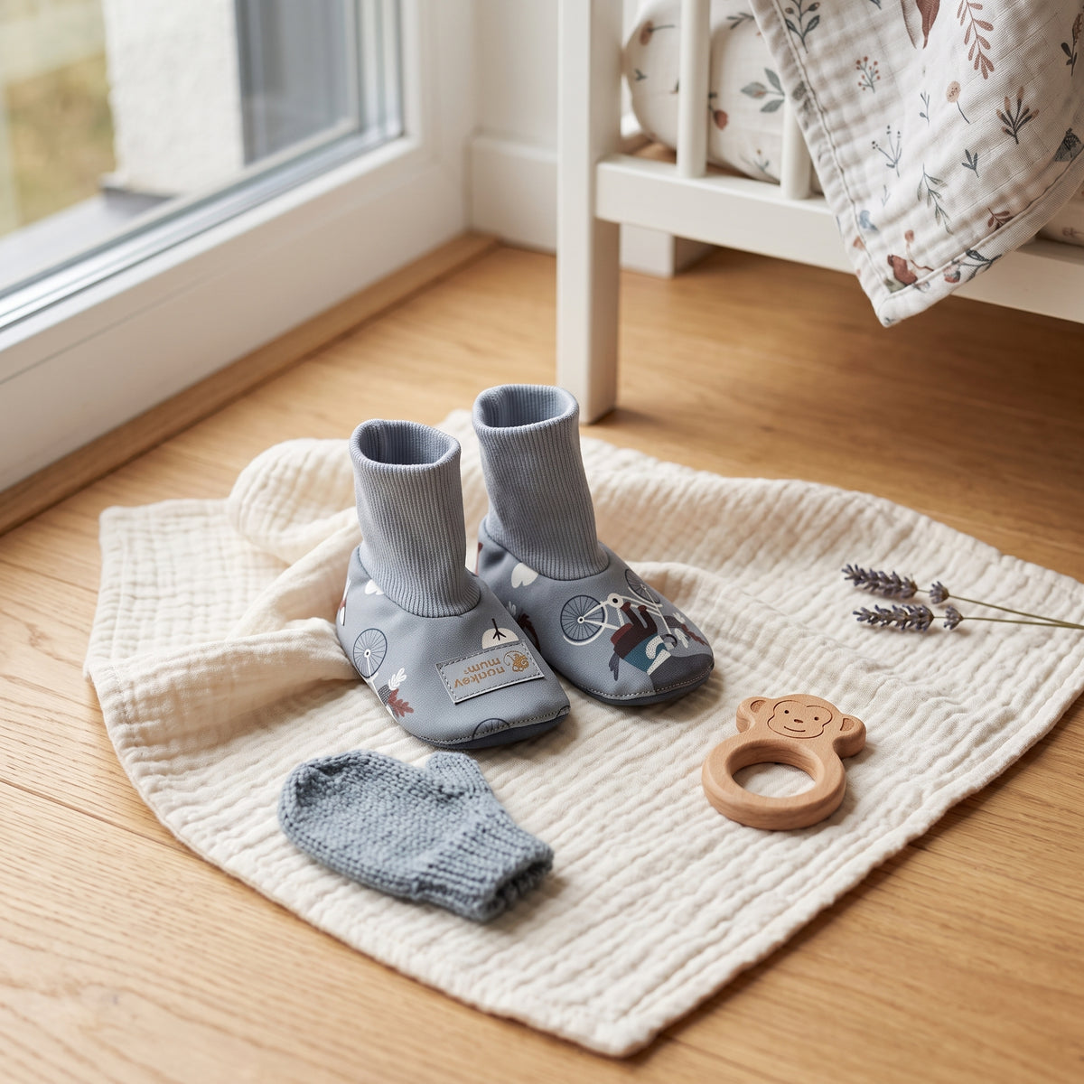 Monkey Mum® Softshell booties with membrane - Wolves on Bikes