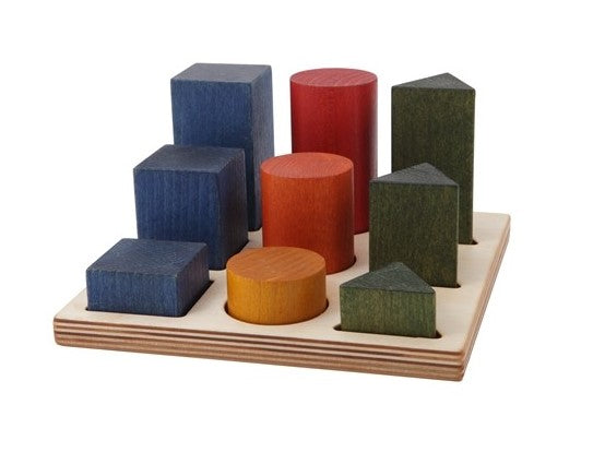 Wooden Story sorting plate with geometric shapes XL - Rainbow