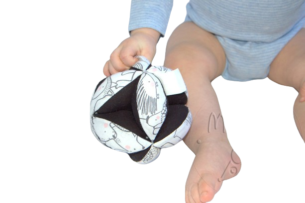 MyMoo Montessori lopta za razvoj hvatanja - Šumske životinje/crna